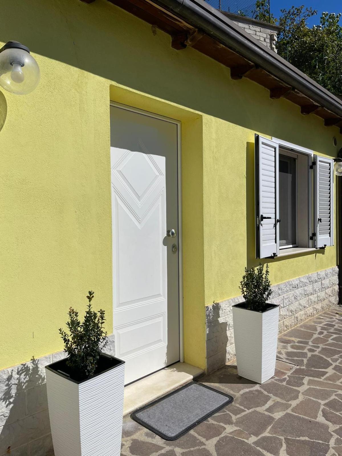Casa Gialla ลาควิลา ภายนอก รูปภาพ